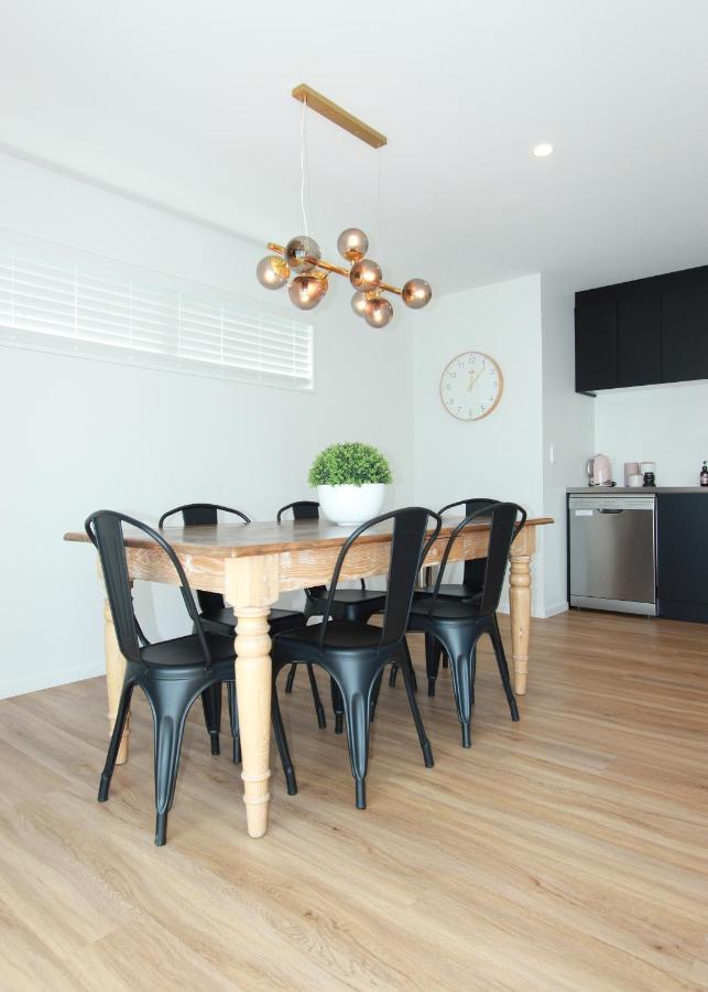 3 - Sunny Brand New House Villa วานากา ภายนอก รูปภาพ